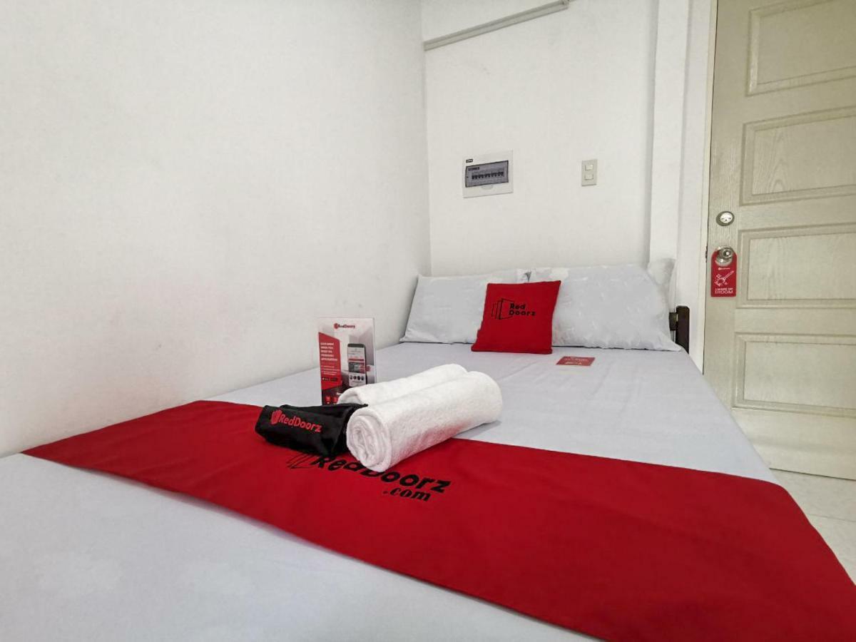 Готель Reddoorz Near Davao Medical School Foundation Екстер'єр фото